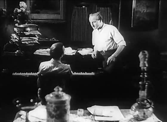 映画『Farewell』に主人公の隣人として登場するピアニスト